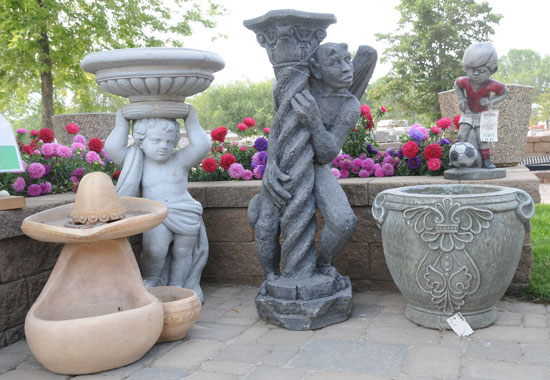 Statuary, Birdbaths and Other Outdoor Décor